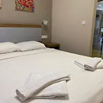 Natalia 公寓 *